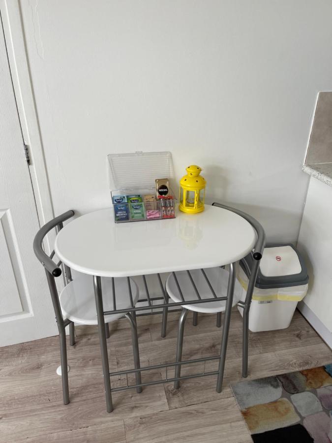 Studio Flat Fully Equipped Apartment Croydon Exterior photo